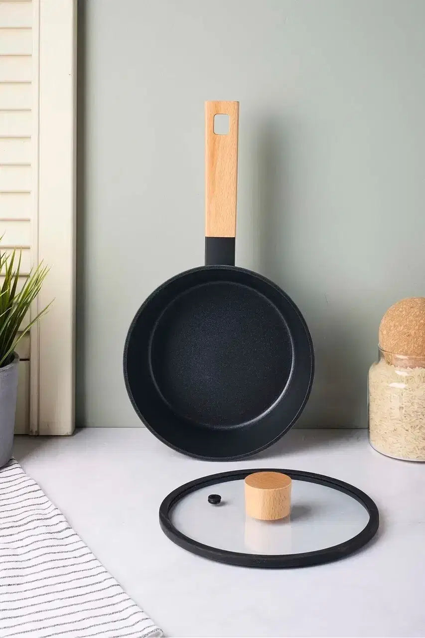 PEROTTI CookWood Black İndüksiyon Tabanlı Ahşap Saplı Kapaklı Tencere 18CM