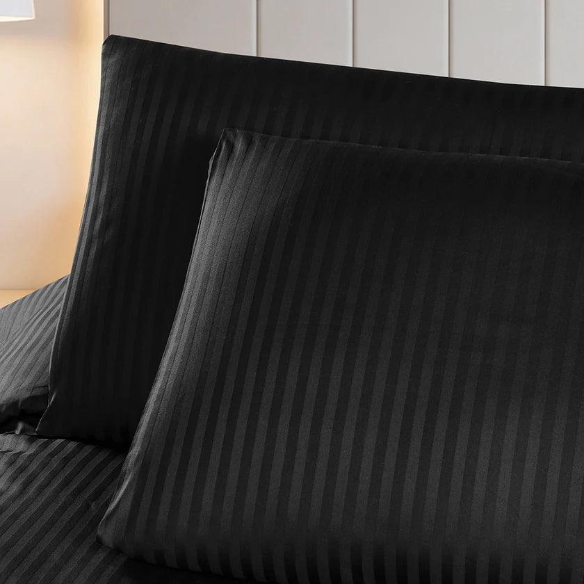 Linestyle King Size Kişilik %100 Pamuk Saten (90 Tel) Nevresim Seti Siyah (3 Parça)