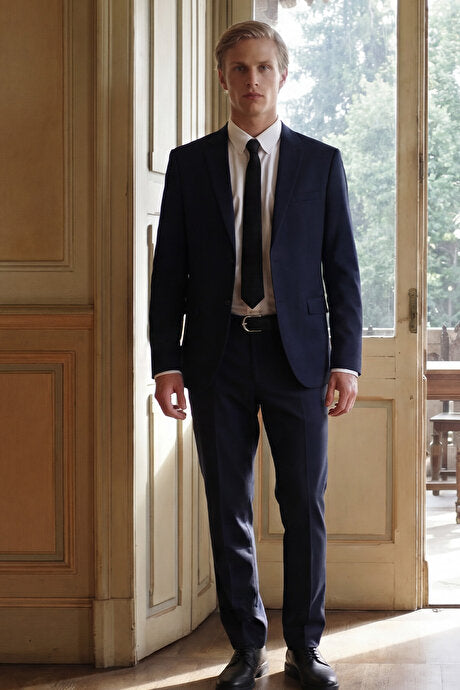 Slim Fit Dar Kesim Mono Yaka Takım Elbise