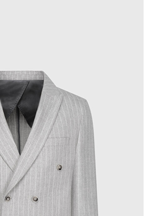 Yünlü Slim Fit Dar Kesim Kırlangıç Yaka Çizgili Kapak Cepli Açık Gri Takım Elbise