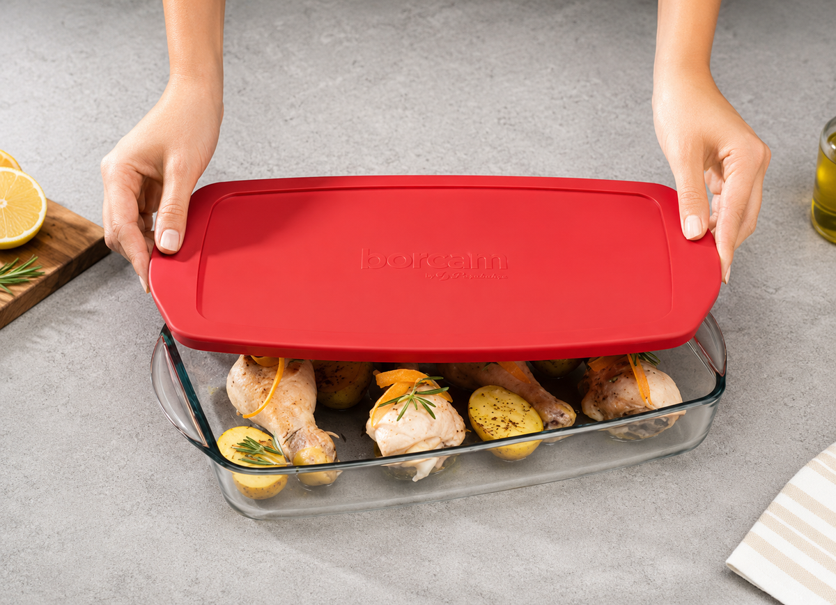 Paşabahçe Dikdörtgen Plastik Kapaklı Borcam 3850 cc 40 x 25 cm (59124)