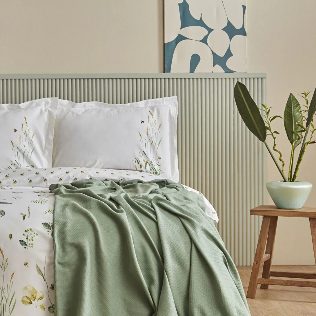 Karaca Home Herbal %100 Pamuk Çift Kişilik Nevresim Pike Hediyeli Takım Beyaz
