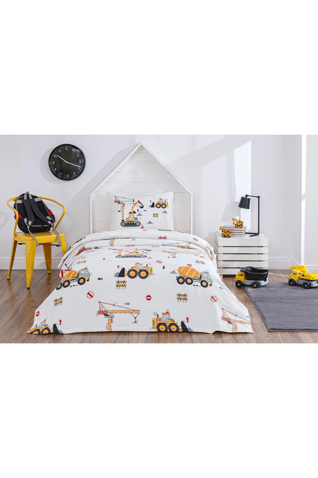 Özdilek
Builder Tek Kişilik Lastikli Çarşaf Çocuk Pike Takımı