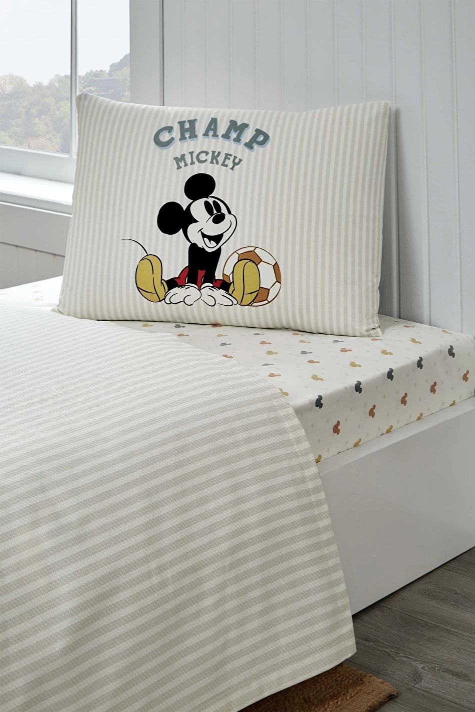 Özdilek
Mickey Mouse Champ Tek Kişilik Disney Lisanslı Lastikli Çarşaf Çocuk Pike Takımı