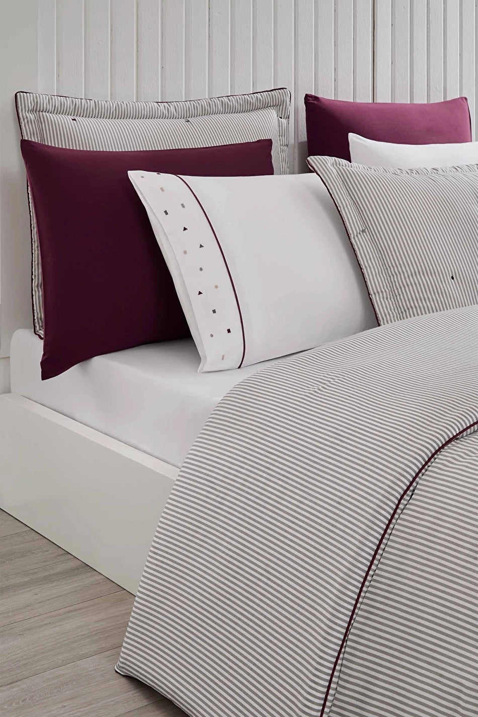 Özdilek
Comforter Orient Çift Kişilik Uyku Seti