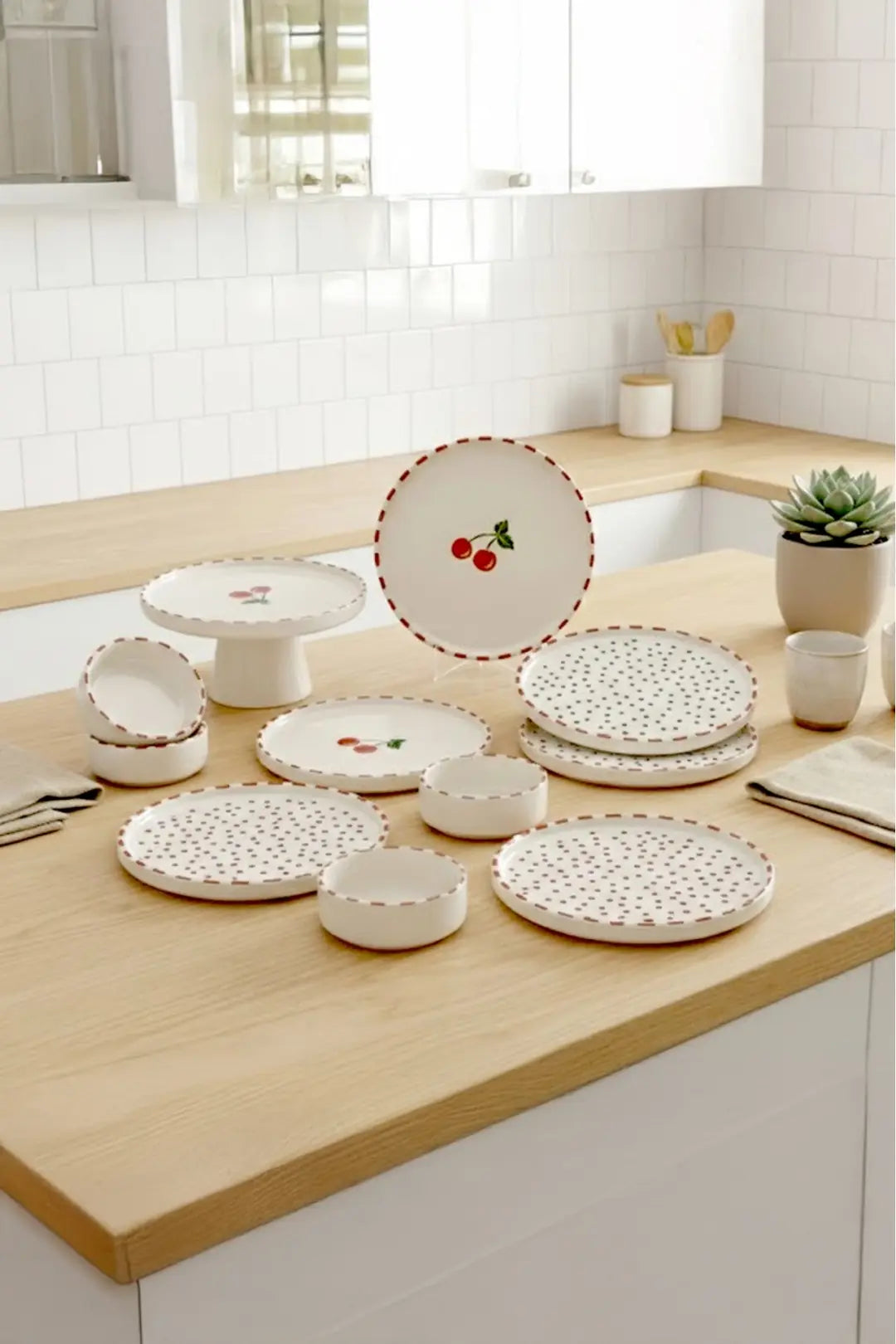 Kitchen Life Kiraz Stackable 11 Parça 6 kişilik Kahvaltı Takımı-Lüx Kahvaltılık Sunum Seti Tabağı