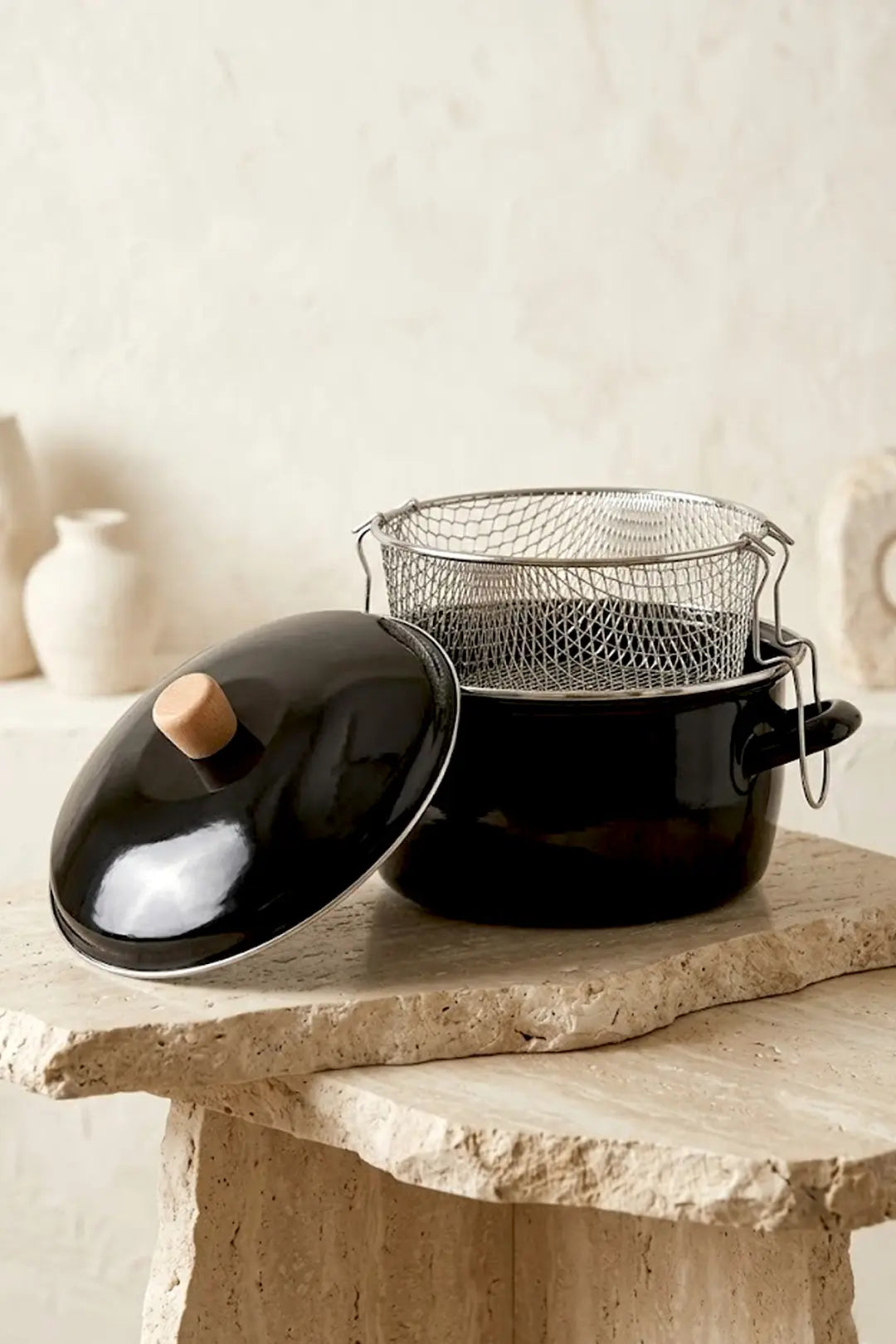 Kitchen Life Terra Cook Ahşap Kulplu,Paslanmaz Saplı Siyah Süzgeçli Emaye Kızartma Tenceresi 22 cm