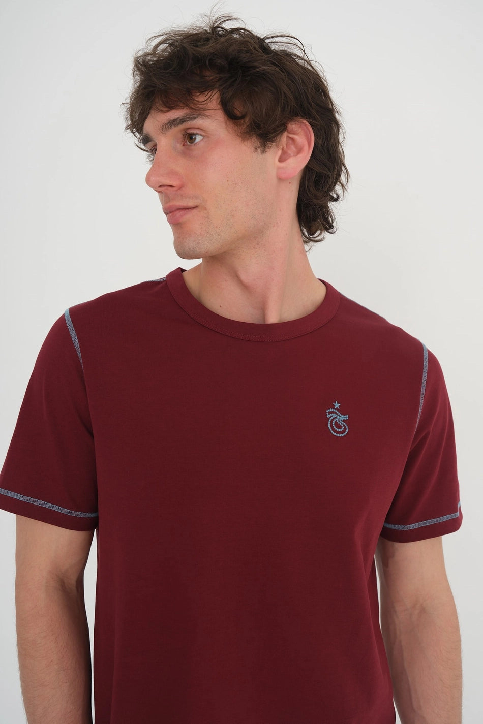 TSHIRT OMUZ VE KOLLARI ZİNCİR DİKİŞLİ BORDO