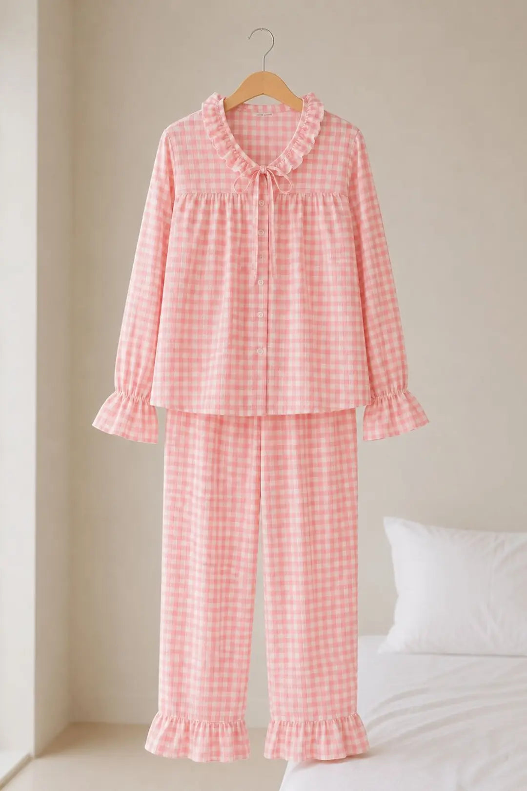 Bella Notte Pembe Beyaz Pötikare Fırfır Yaka Bağlama Detaylı Uzun Kollu Pijama Takımı 61253 - Pembe