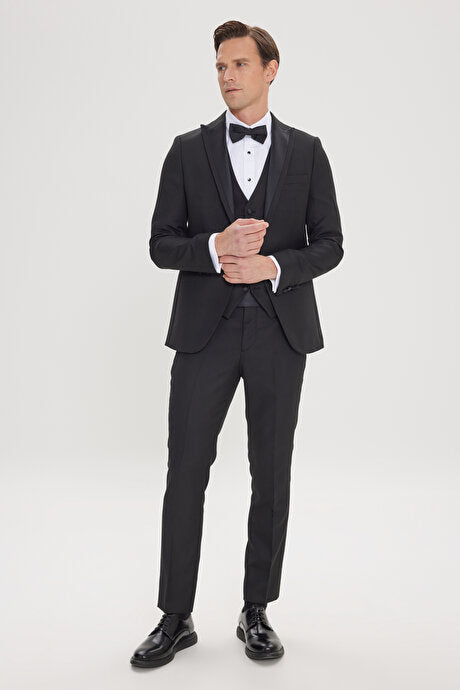 Slim Fit Dar Kesim Kırlangıç Yaka Balıksırtı Desenli Siyah Smokin Takım