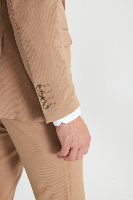 Slim Fit Dar Kesim Kırlangıç Yaka Beli Bağlamalı Çizgili Esnek Kruvaze Camel Takım Elbise