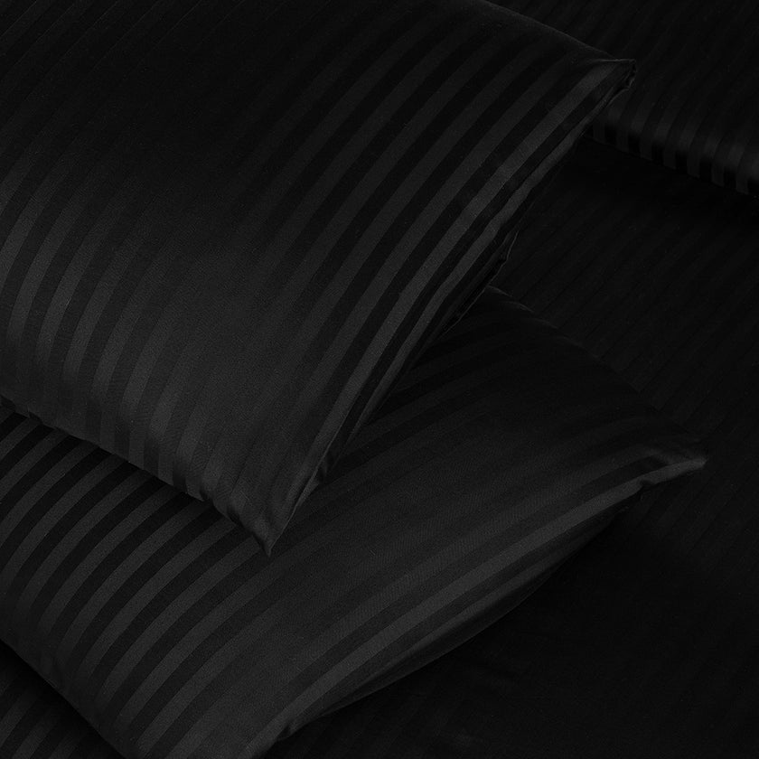 Linestyle King Size Kişilik %100 Pamuk Saten (90 Tel) Nevresim Seti Siyah (3 Parça)