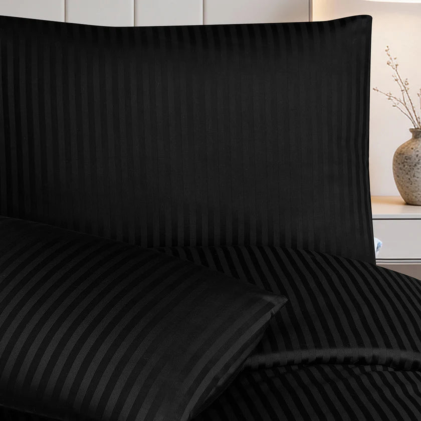 Linestyle King Size Kişilik %100 Pamuk Saten (90 Tel) Nevresim Seti Siyah (3 Parça)