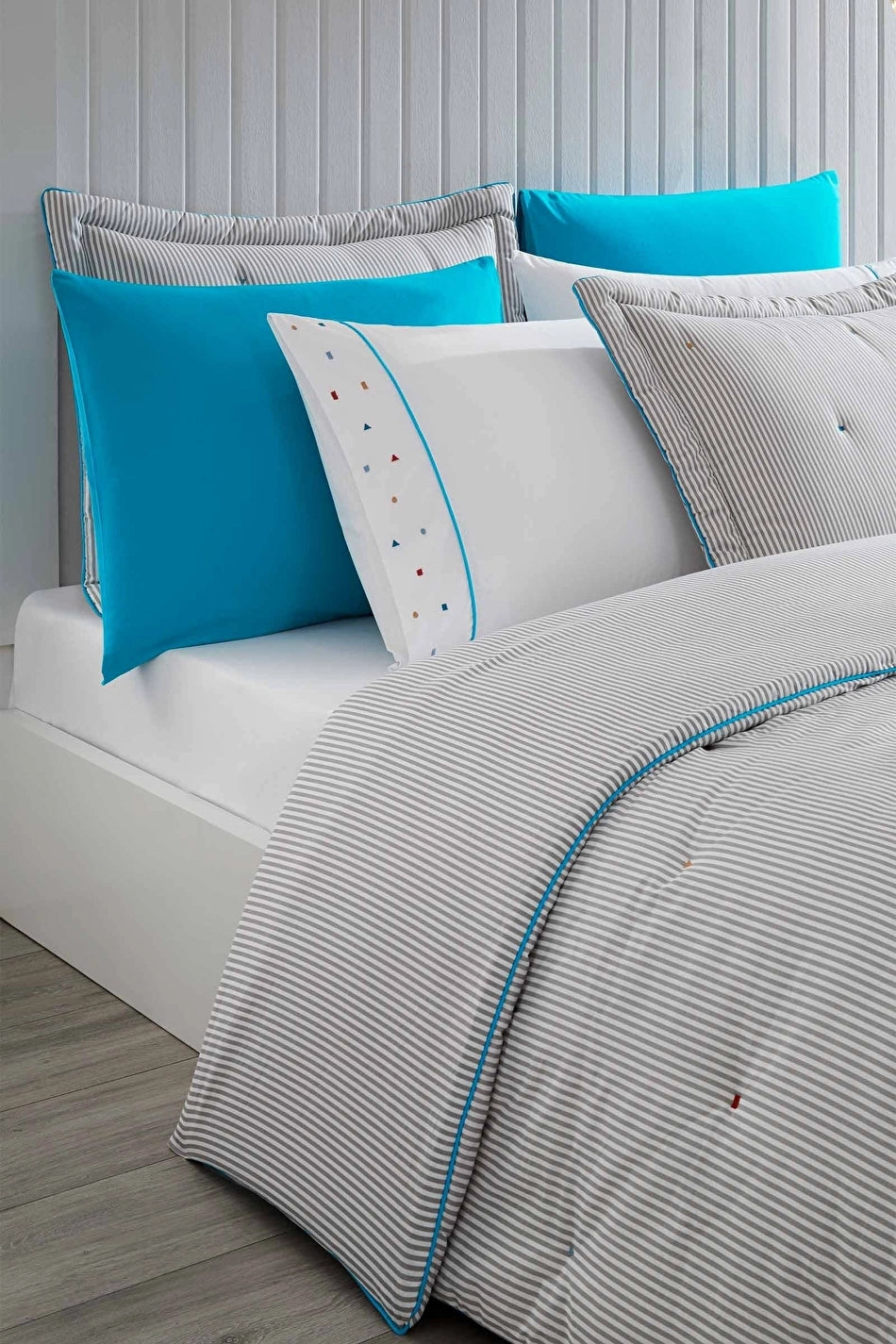 Özdilek
Comforter Orient Çift Kişilik Uyku Seti