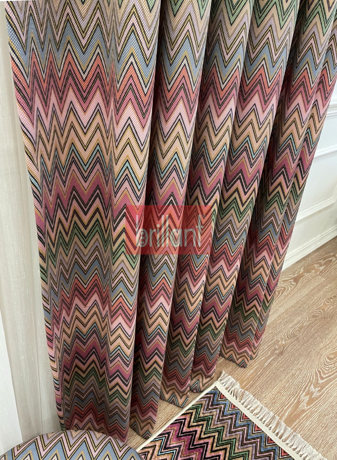 Zigzag Desenli PİLESİZ DÜZ DİKİM Ekstraforlu Fon Perde 300x260