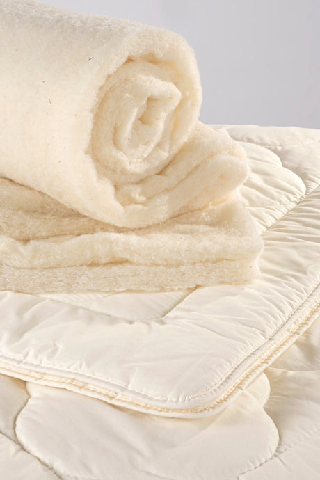 Uysal Home Merinos Kuzu Yünü Yorgan Pamuklu Akfil Krem Çift Kişilik