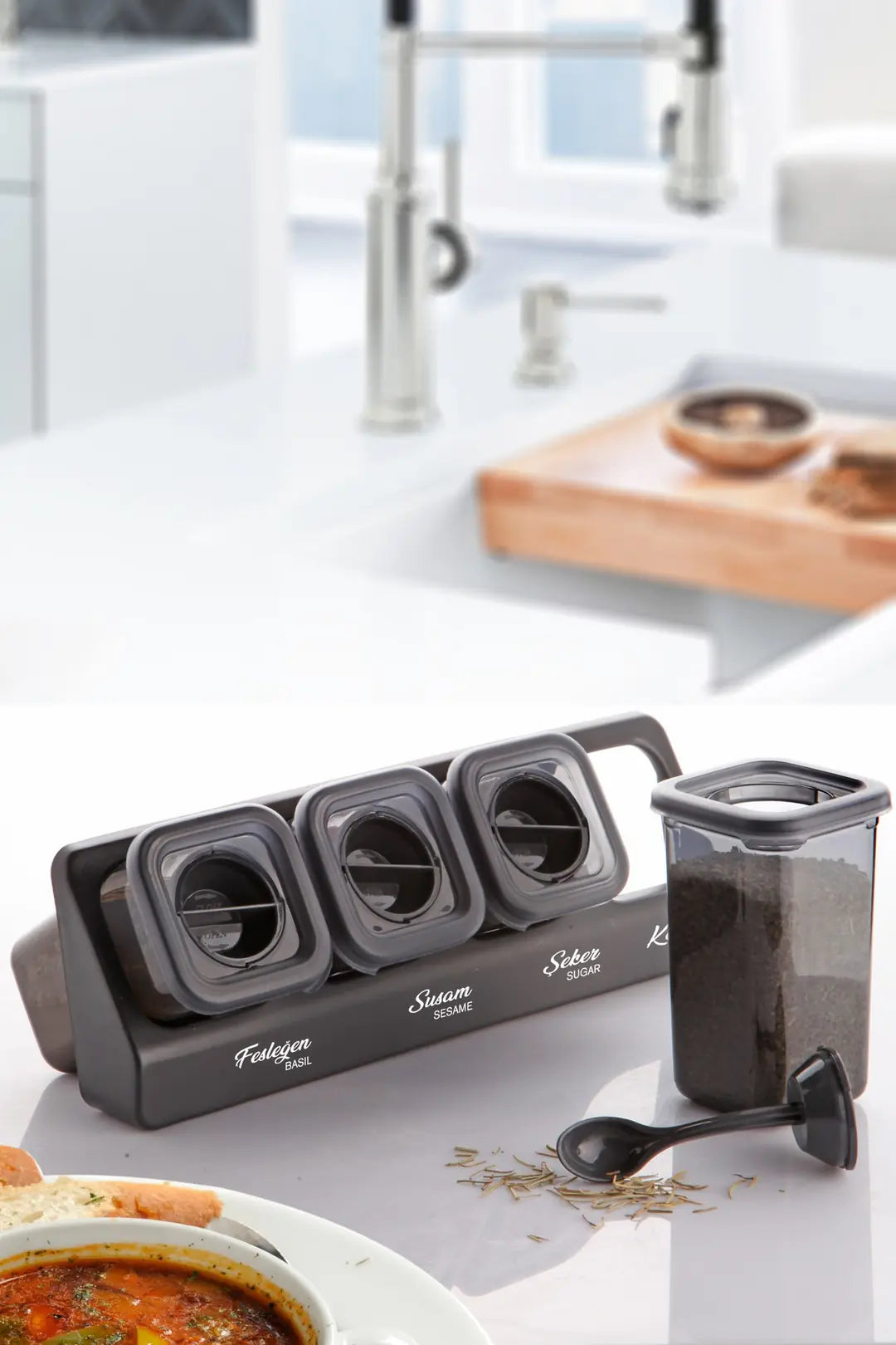 Kitchen Life 12'li Etiketli Standlı Kilitli Kaşıklı Kendinden Yapışkanlı Kare Baharatlık Takımı - Erzak Saklama Kabı Seti