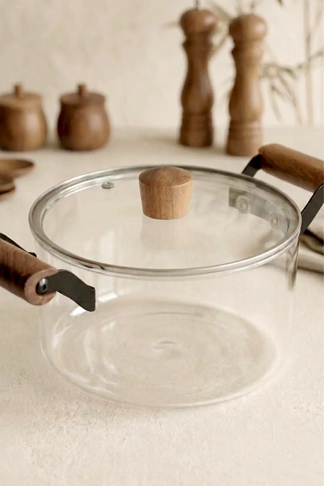 Kitchen Life Ahşap Kulplu,Kapaklı Şeffaf Borosilikat Cam Tencere-Pişirme Tenceresi 3,5 Litre